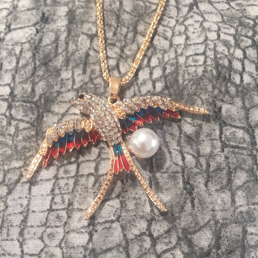 NWT Crystal Swallow Long Necklace